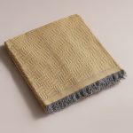 Maia-Sarı