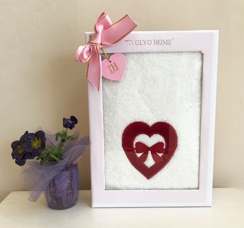 TIVOLYO-HOME-LOVE-BOW-50X100-ПОЛОТЕНЦЕ-.jpg